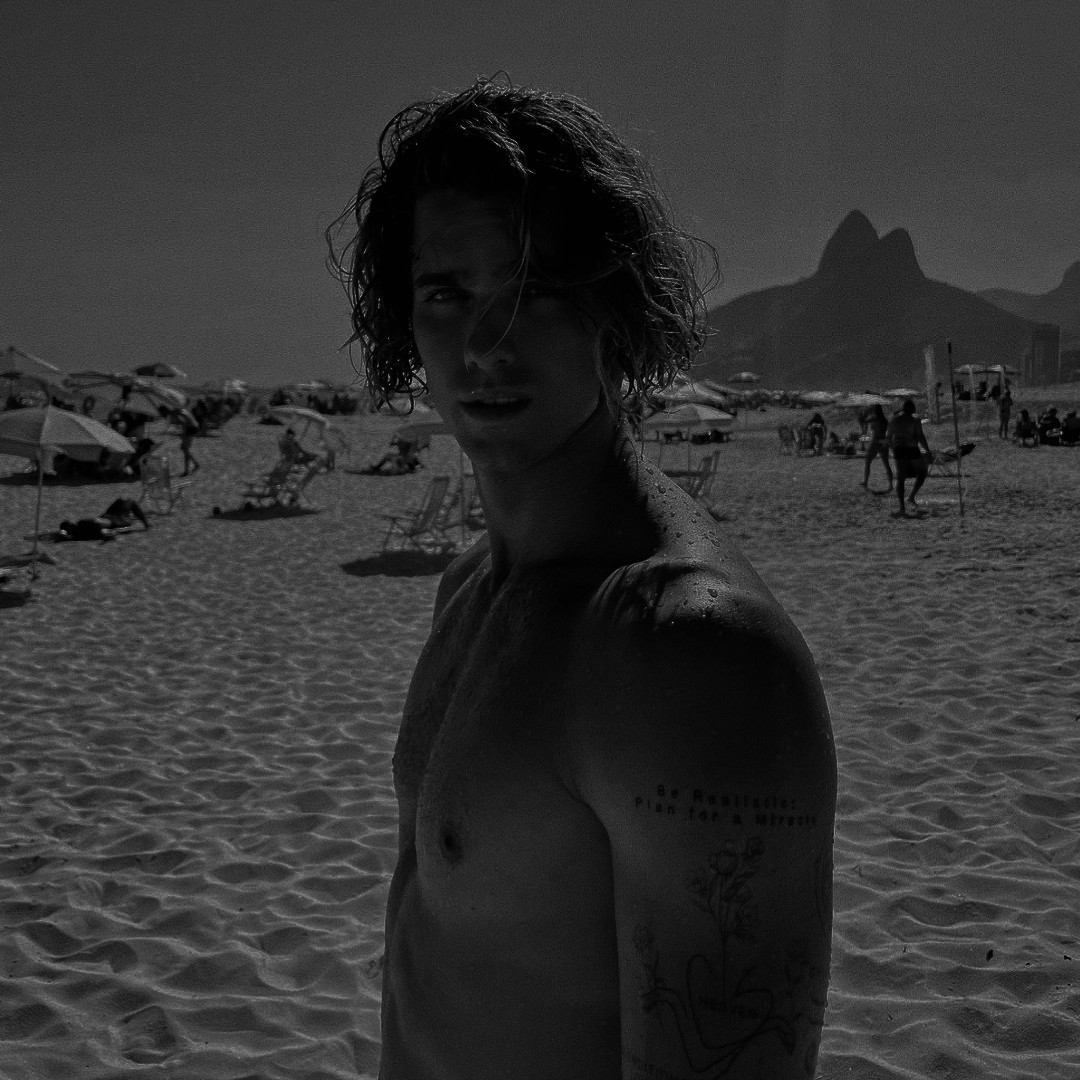 fateofmagixrpg's tweet photo. Nome: Camillo Jonnes Yvaine
Idade: 19 anos
Cargo: Aluno
Reino: Andros
Espécie: Fada do Fogo
Shape: Jay Alvarrez
User: @milloyvxine https://t.co/kZXGZfLqok