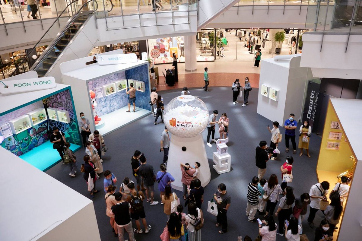 Praewdaily's tweet photo. เริ่มแล้ว! นิทรรศการรวมที่สุดของผลงาน Art Toy ระดับโลกจาก 17 นักออกแบบชื่อดังในงาน “Let’s Unbox! 2022 Hong Kong Art Toy Exhibition, Thailand”
@HKArtToyStory
#HKArtToyStory #arttoy #centralworld #bangkok #HKArtToy #CreateHK #InnovativeEntrepreneurAssociation https://t.co/vnPhVTgpow