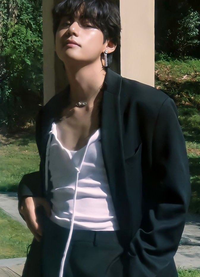 Taeditii's tweet photo. KIM TAEHYUNG AAAAAGFGCVHCB 😩 https://t.co/Euq1MDFzTW