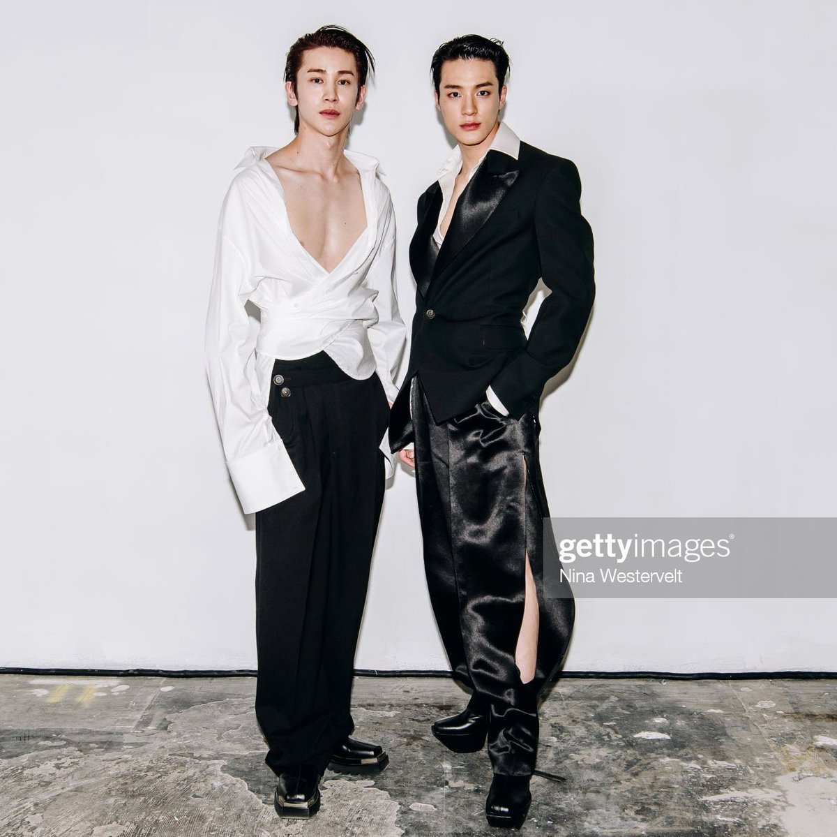 shoheiupdate's tweet photo. Shohei with Jeno from NCT

#쇼헤이 #SHOHEI #正平 #ショウヘイ #SMROOKIES #SR22B #SHOHEIatNYFW #PeterdoSS23 https://t.co/jZKjjgBPwV