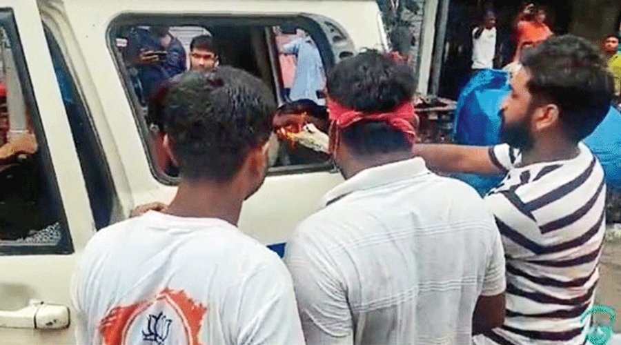 MahuaMoitra's tweet photo. Chapter 1 in BJP’s New Education Policy : how to methodically torch police vehicle.

BJP simians in Kolkata yesterday. https://t.co/VrRSIsPBku