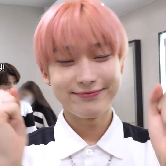 hoursunoo's tweet photo. their expressions are cute https://t.co/KEFShGWzrv