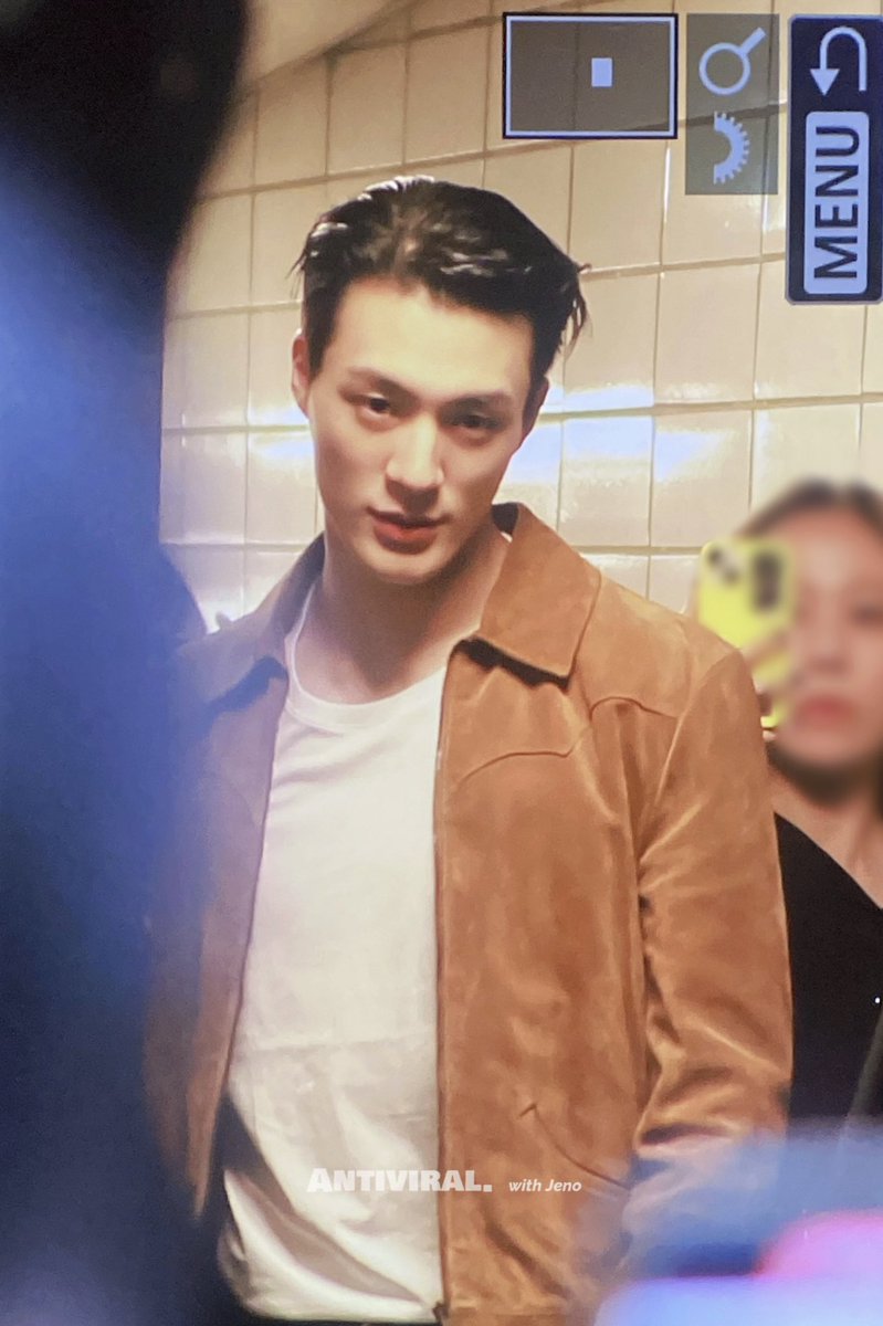 newmoopo's tweet photo. He's my type.
He's my boo.
He's my man.

JENO OPENS NYFW RUNWAY
#JENOatNYFW @NCTsmtown_DREAM
#JENOrunwaydebut
#PETERDOxJENO https://t.co/zRnB47LPgF