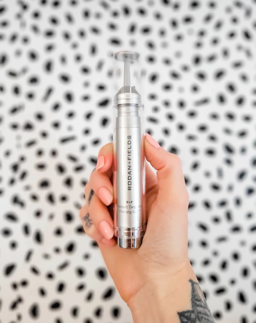 MedeiJen's tweet photo. Instant Targeted Firming Gel - nstantly firm, tighten + smooth for a youthful look in just 5 minutes*, plus further reduce visible signs of aging in targeted area in just 4 weeks!
 https://t.co/g9cHT4kqRM https://t.co/XBlwkTA50x