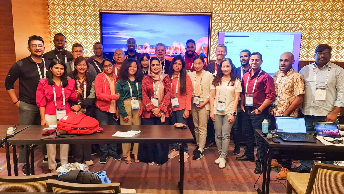 hadshanak3's tweet image. #workshop2022  #APNIC54 
~Network Management and Monitoring~
Thank you for great mentoring session! ✨
 #Dave #Abdul #Terry

#singapore