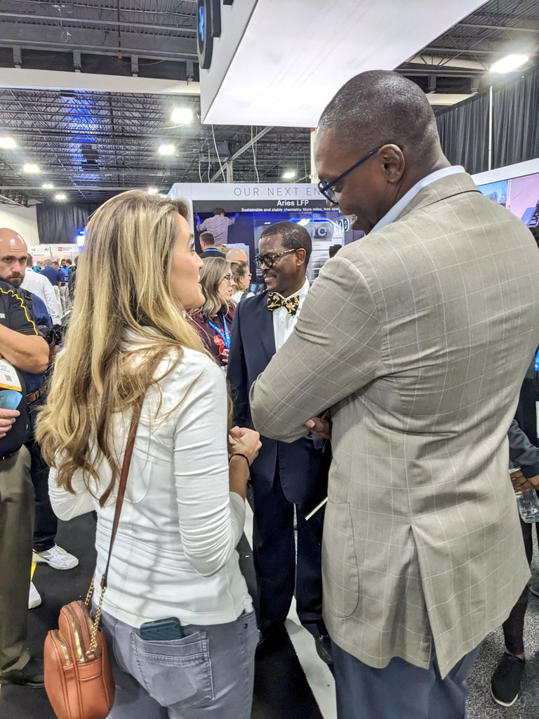 MissGoElectric's tweet photo. Busy week here in Michigan kicking it off with @thebatteryshow @EVTechExpo in Novi!

Caught up with @LtGovGilchrist to let him know @klwtts &amp; I won @AcrossCharge since we last spoke 😄

Plus.. spotted a @UoA_FormulaSAE car &amp; @BMW iX equipped with a  @OurNextEnergy1 Gemini pack 👀 https://t.co/JIHOUcNx7R