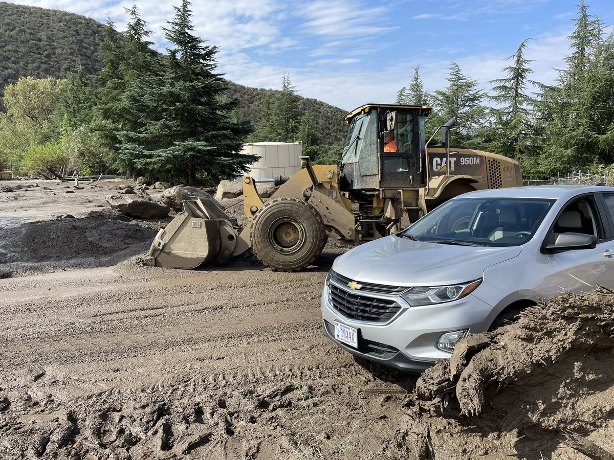 weatherechowx's tweet image. Heavy equipment day was like being a kid #debrisflow