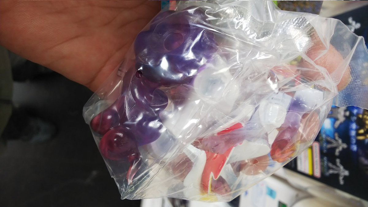 石榴あたった
紫が一番好きな色なのでクリアパーツが紫の石榴は大当たりやで 