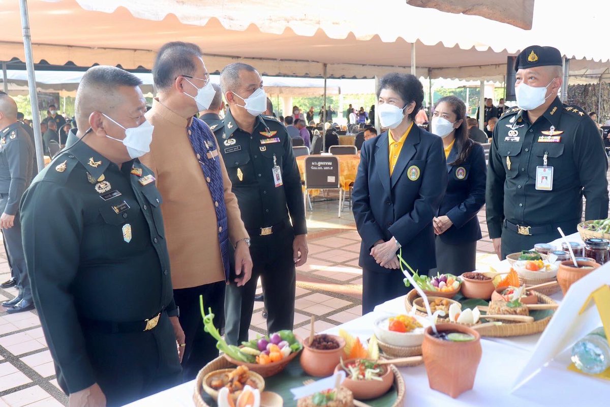 ascom2army2's tweet image. ทภ.2 จัดการประชุมสภากาแฟกับหัวหน้าส่วนราชการและผู้ประกอบธุรกิจ ในพื้นที่ จว.น.ม. วันที่ 14 ก.ย. 65 ผบ.บชร.2 ร่วมประชุมสภากาแฟ ณ ลานนวมินทร์ สวนน้ำฯ ร.9 จว.น.ม.
#กองทัพภาคที่2
#กองบัญชาการช่วยรบที่2