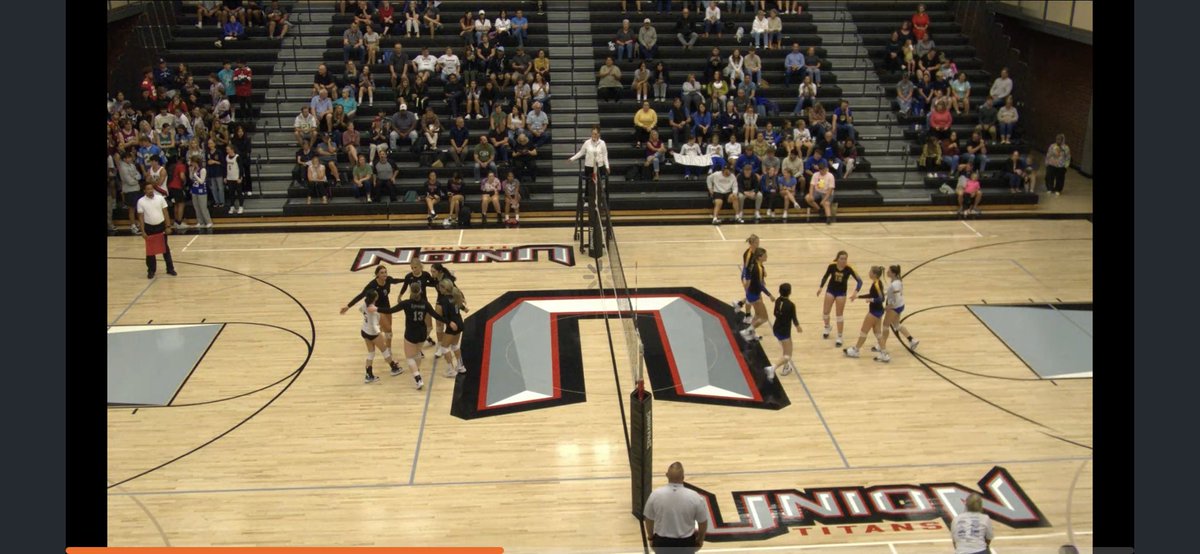 UnionTitanVB's tweet photo. Tough loss to a tough Kelso team. UHS 0-Kelso 3. Onward and upward from here! #winningorlearning #UWill #Abovetheline https://t.co/bZCv81R5x5