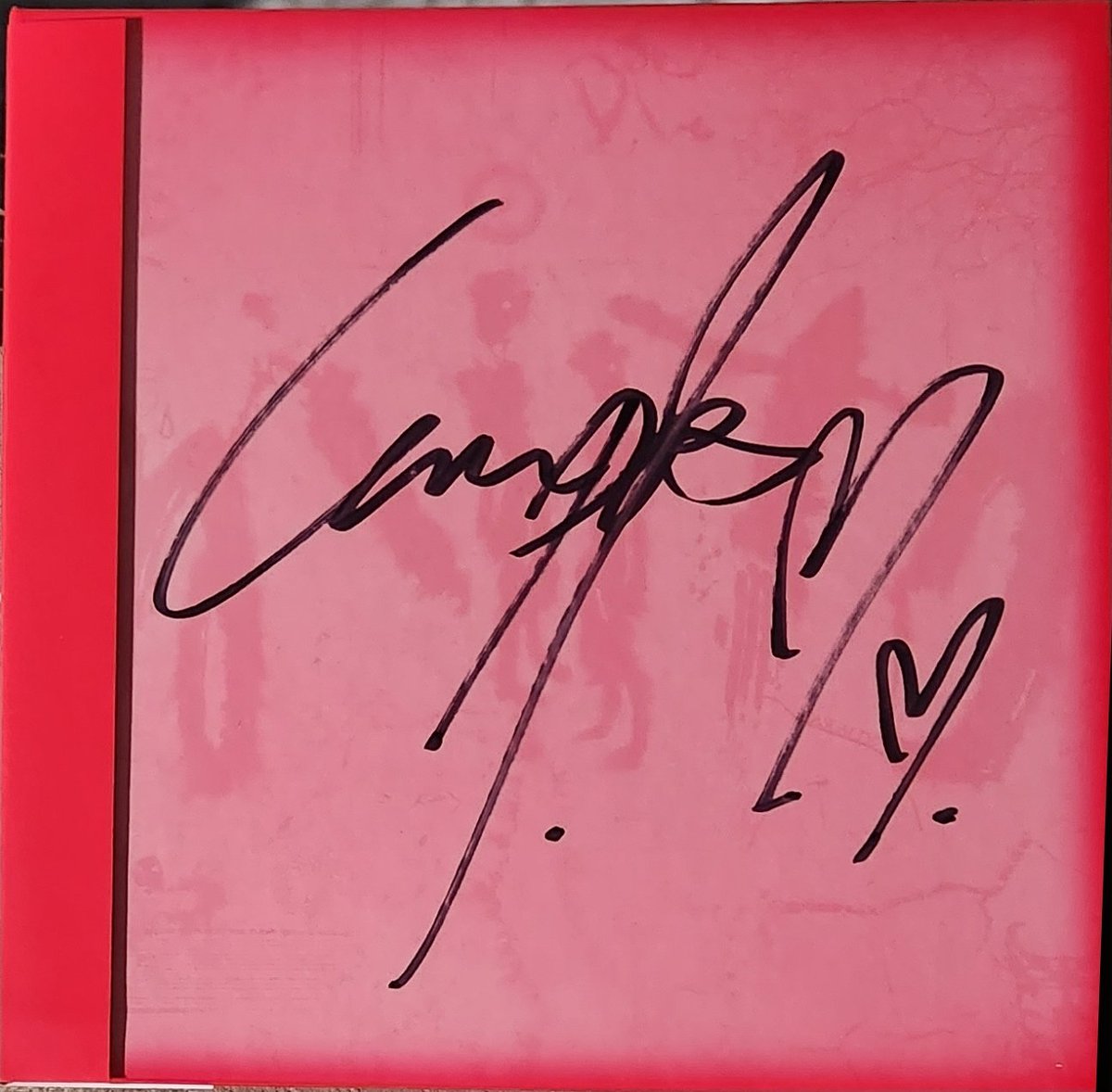 lexus_luna's tweet photo. 𝙎𝙞𝙜𝙣𝙚𝙙 𝙈.𝙄.𝙏.𝙊 𝙂𝙞𝙫𝙚𝙖𝙬𝙖𝙮:
-I will be giving away a signed MITO 2 album to a lucky person attending the Las Vegas Show. The album was signed during the Amoeba Hollywood signing. Below are the rules in order to enter the giveaway. 
#RegimeTour #DPRinLasVegas https://t.co/MLXd0v3lrb