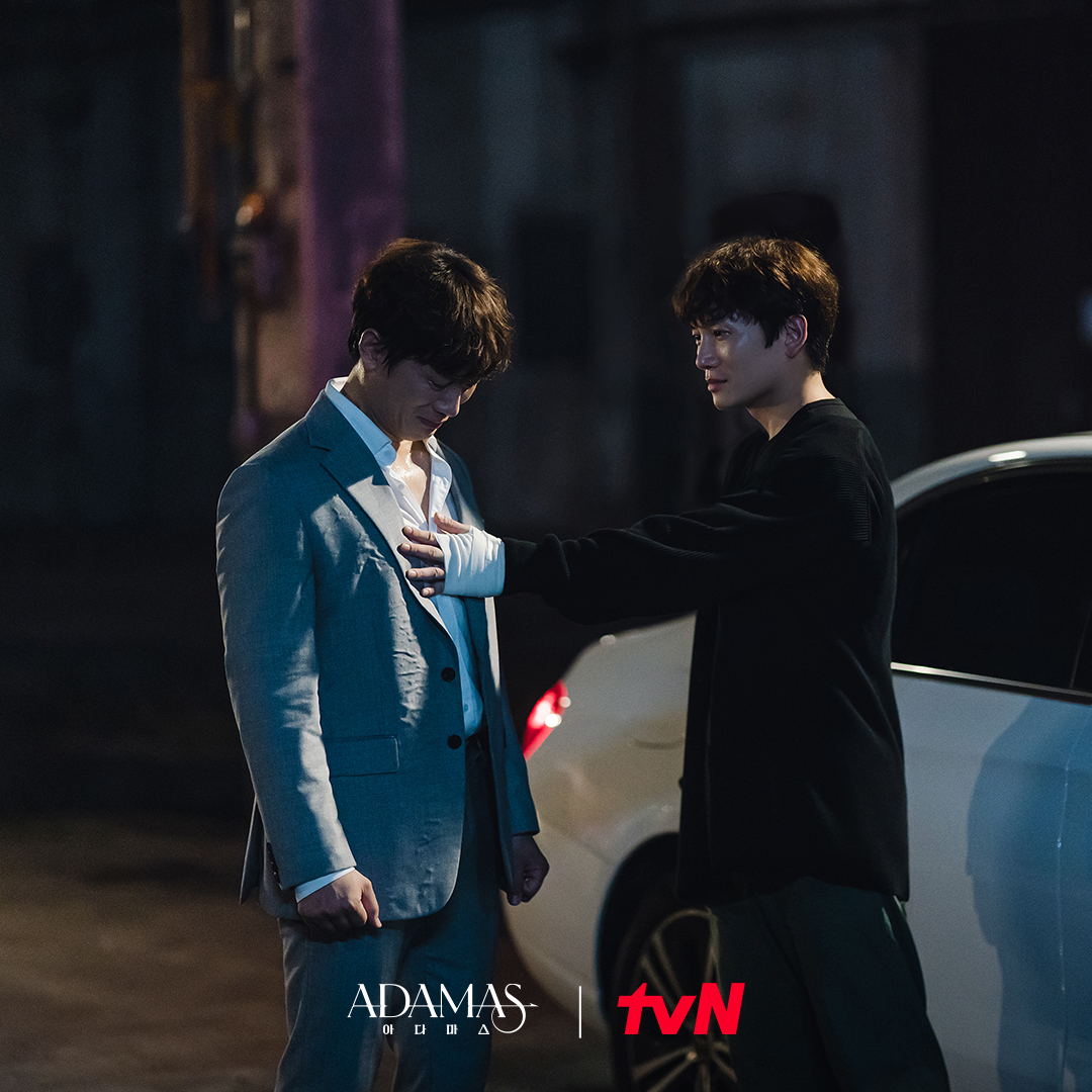 [15화 비하인드 스틸]
시작된 특수본과 팀A의 최후의 전쟁!⚔
블랙 사이트를 습격하려다 함정에 빠진 수현?😦

👉🏻 더 많은 비하인드 스틸은 홈페이지에서

<아다마스> [수목] 밤 10:30 | tvN
#아다마스 #ADAMAS
#지성 #서지혜 #이수경 #허성태 #오대환
#tvN #스트리밍은TVING