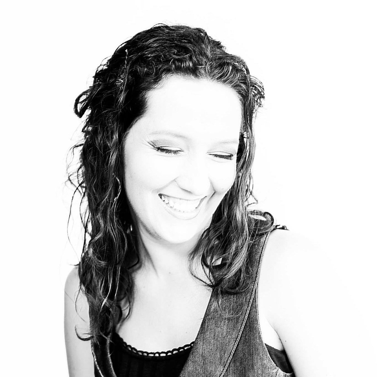 Amazing line-up that will be performing at the Melkfees on 23 + 24 Sept. Local talent - Michelle Ohlhoff - will be on stage on Fri, 23rd @ 15:00.  As a freelance bassist, vocalist, guitarist, composer and arranger, she loves every opportunity she gets to be creative with music!