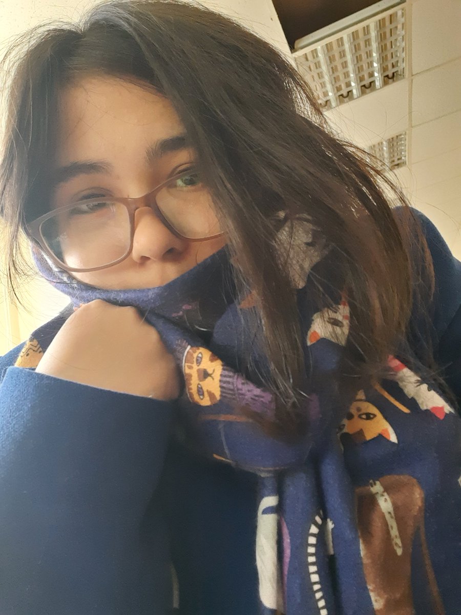 ilyhuta's tweet photo. пост придумайте сами, я замёрзла, отопления всё ещё не дали https://t.co/AOh14mxPxp