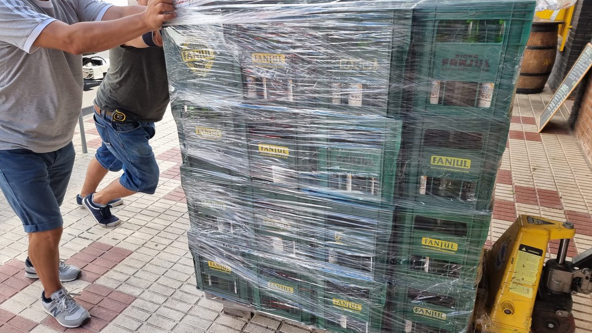 Ya está la sidra en Azuqueca. #recordescanciado2022
Comenzamos a enfriar....recuerda Viernes 16, Recinto Ferial Azuqueca 19 horas
<a href="/ondacerogijon/">Onda Cero Gijón</a> <a href="/La_SER/">Cadena SER</a> <a href="/CopeGuadalajara/">COPE Guadalajara</a> <a href="/NuevaAlcarria/">Nueva Alcarria</a> <a href="/alcarriatv/">AlcarriaTV</a>