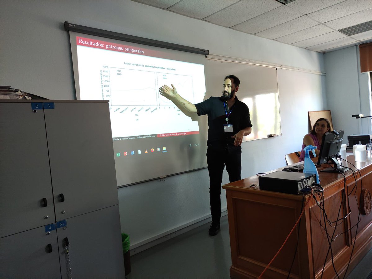 congresotig's tweet photo. R. Talavera García en colaboración con R. Pérez Campaña nos presentan una evaluación del nivel de servicio peatonal en Madrid a partir de datos de sensores fijos. #CongresoTIG2022 https://t.co/knoCUbVjE6