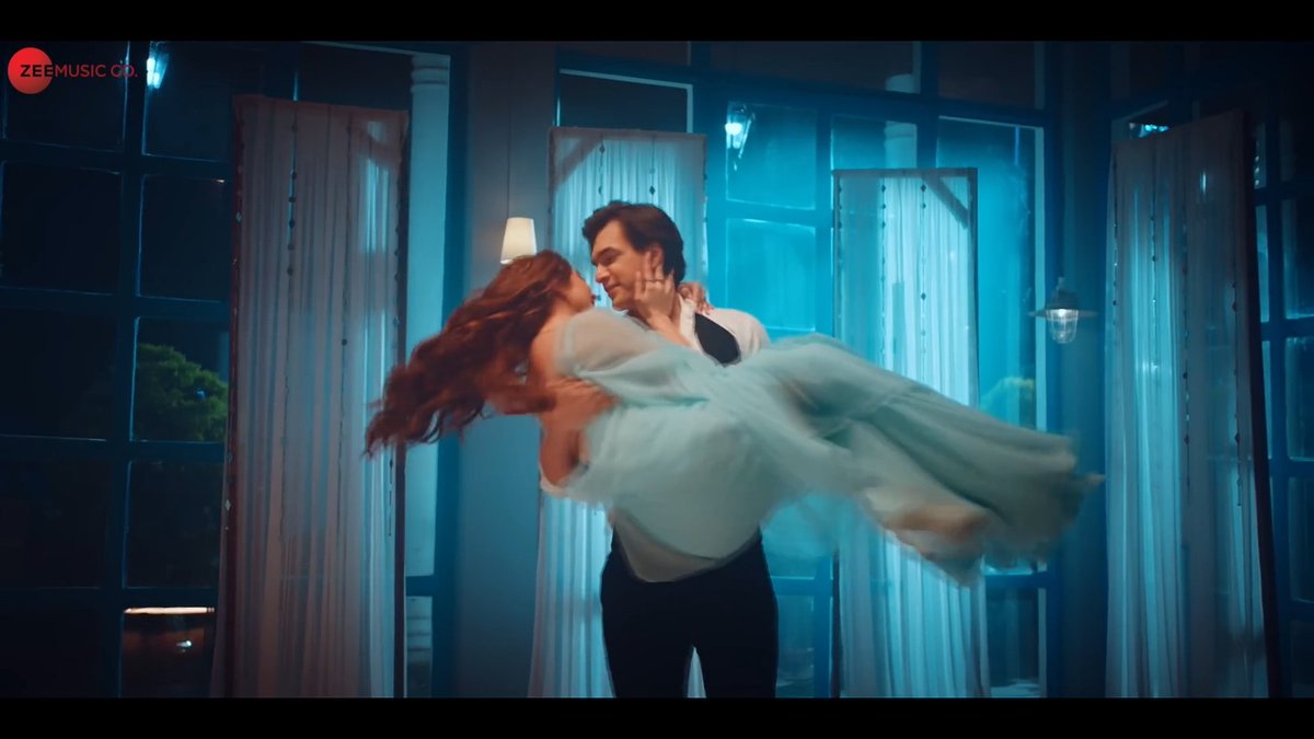 The intense chemistry between Mohsin and Priyanka has all my love❤️You both nailed it!!!
This is what we all need a soulful romantic song with a magical voice which symbolises the pure romance💕

ISHQ ISHQ KARKE OUT NOW
#MohsinKhan | #PriyankaKhera  | #MoMinions | #IshqIshqKarke