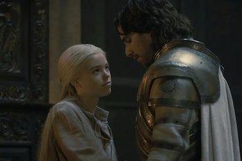 SandiV65's tweet photo. Are we going to talk about the amount of time it actually took Rhaenyra and Ser Criston to get undressed? I had time to make a sandwich #HouseOfTheDragon #HOTD https://t.co/GudR0XPfOr