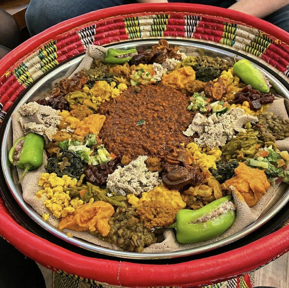 FoodNetwork_UK's tweet photo. An Ethiopian feast!
πΈ: bezaethio via Instagram
.
.
.
.
.
.
.
.
.
.
#FoodNetworkUK #SatisfyingVideos #FoodNetworkFinds #BehindTheScenes #BHM https://t.co/cTDR0U9oG8