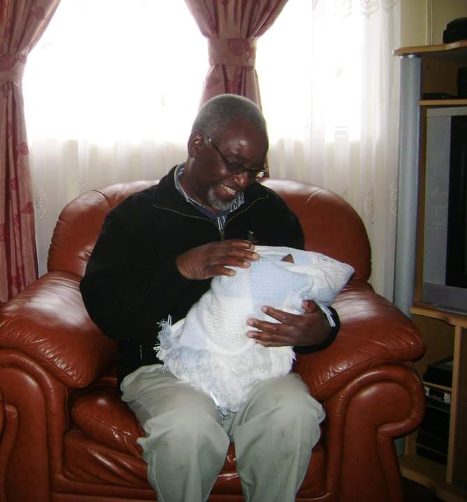 He taught me all I know about parenting. Philosophy: discipleship, follow my foot steps, learn from my mistakes, invest in education (whatever form),be better than me. Here (12 yrs ago) he was meeting his namesake. #ParentTwitter #Zedtwitter I remain with material to review