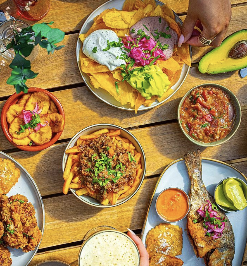 FoodNetwork_UK's tweet photo. An Afro-Dominican feast!
πΈ: bocachicaldn via Instagram
.
.
.
.
.
.
.
.
.
.
#FoodNetworkUK #SatisfyingVideos #FoodNetworkFinds #BehindTheScenes #BHM https://t.co/odBik6fD8h