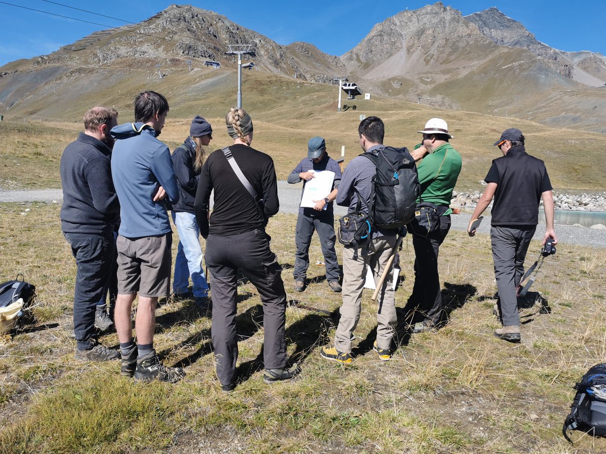 @MinPetPro field work for 3 Msc theses in the beautiful Engadin area 🇨🇭. We appreciate the introduction and discussions with Geoffroy Mohn! 🥳🌞❄️🏔️