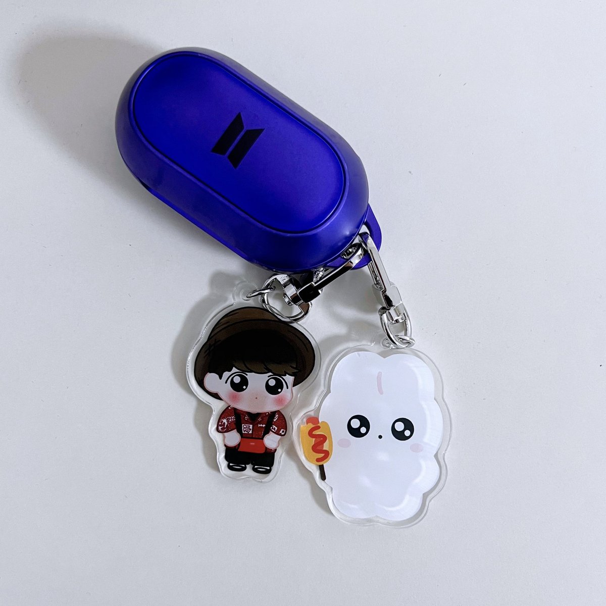 KsoulShop's tweet photo. [🇲🇨INA] Baby Rabbit Keyring
by
@peachshake_jk

💰 150,000 IDR  (✅EMS &amp;TAX &amp;  DP)
📅 17 Sept' 22
📌 https://t.co/E4TSBC3EHA

#bts #btskeyring #ksoulshop_bts #ksoulshop_keyring #jungkook https://t.co/PzcEf1UptQ