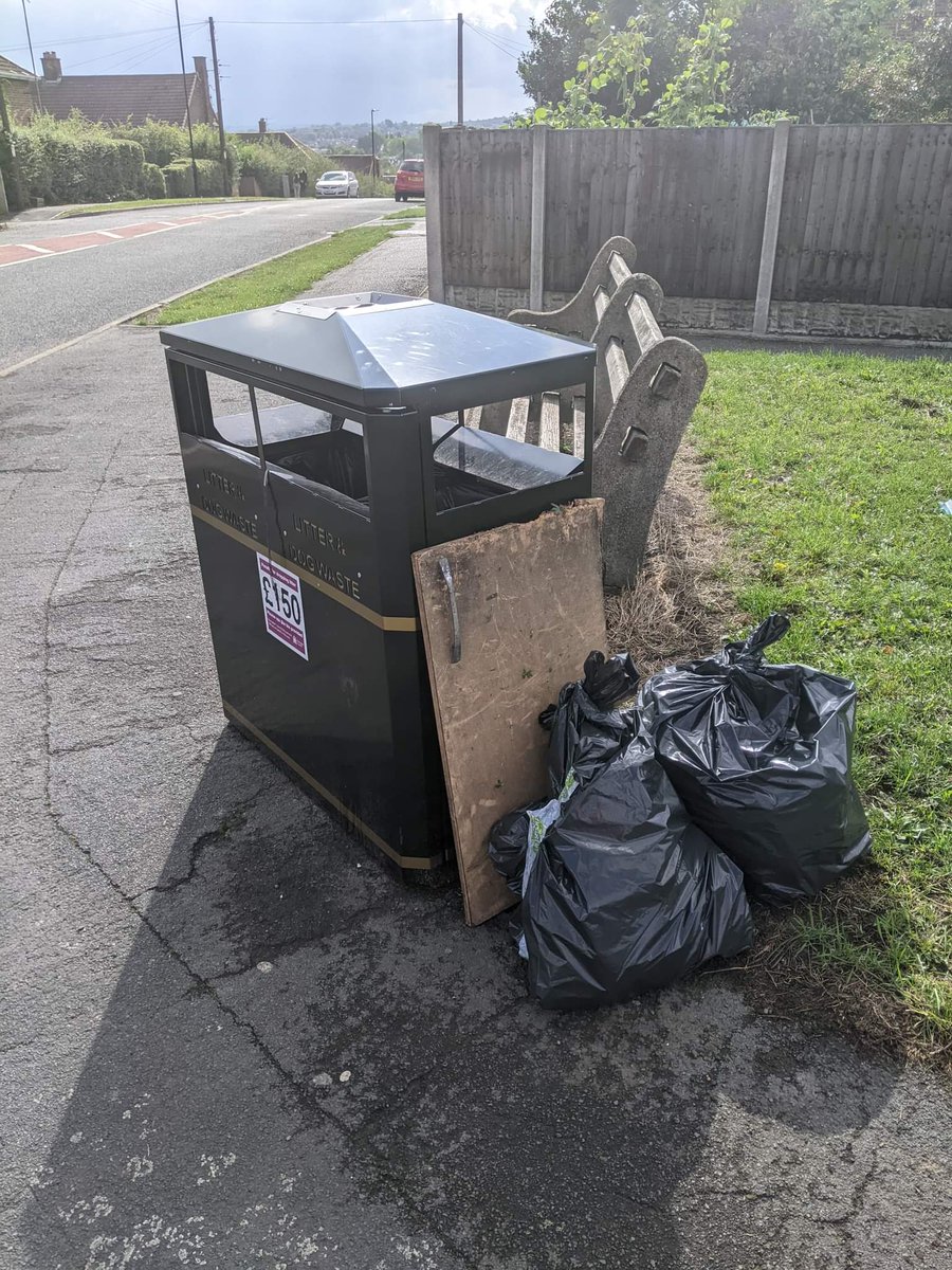 MexboroughNN's tweet photo. Laura our volunteer cleansed Elm Road, #Mexborough last week. Thank you to her for looking after our community. #keepbritaintidy @KeepBritainTidy @DeltaTheLaurel @VisitMexborough @Mexborough1st https://t.co/kqZzzmkoUG