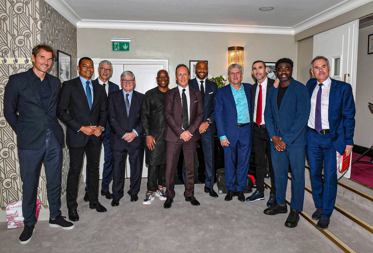 The perfect dinner party in one picture 
#LoveArsenal #ArsenalLegends