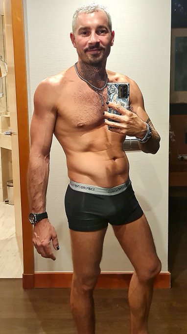 promising myself to get back in shape #stevemori #BePositive https://t.co/Kr9gsmbSt5<a href="/tag/stevemori"class="tags">#stevemori</a><a href="/tag/bepositive"class="tags"><span>#bepositive</span></a>