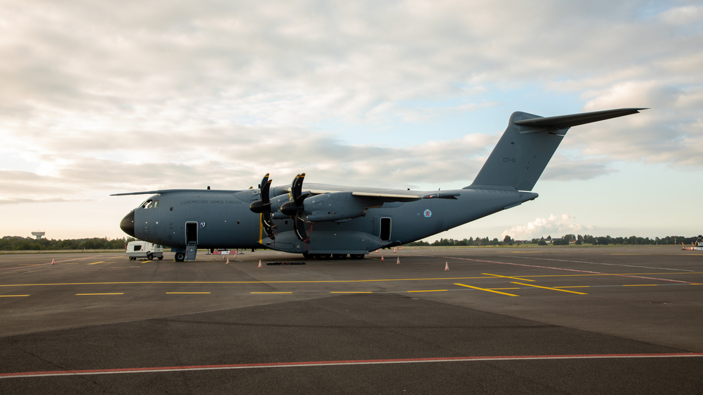 RTLlu's tweet photo. Luxembourg Defence Open Air Days: Entdeckt d'Fligerflott vun der Lëtzebuerger Defense

@ArmyLuxembourg @luxairport https://t.co/YL4PJlybRG https://t.co/n1eVPMmsCZ