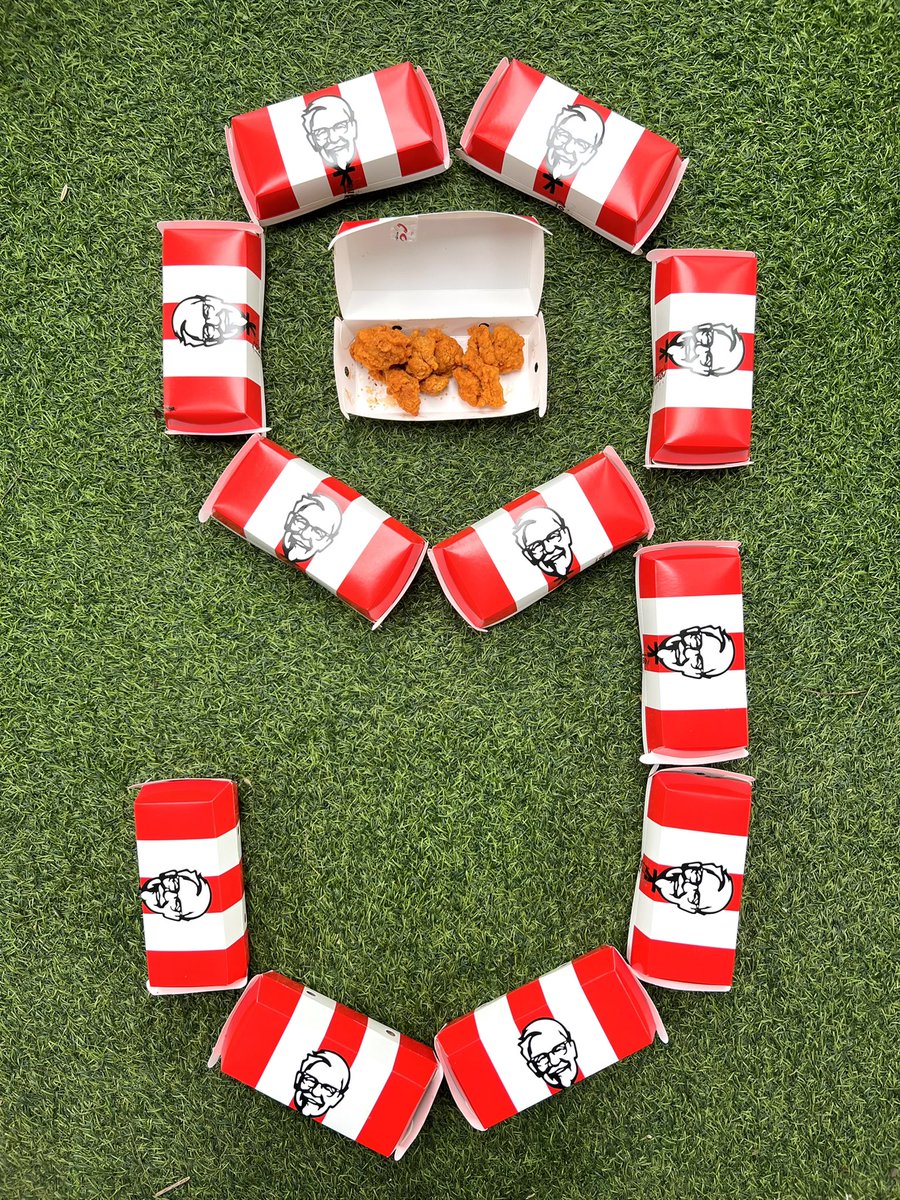 Gumbycat3's tweet photo. @kfcth อยากชวนน้องอัพมากิน Chili Chesse ตามจำนวนเลขมงคลของน้องอัพ อิอิอิอิ 9 กล่องน้า ไม่ใช่ 9 ชิ้น อร่อยด้วย โชคดีด้วยน้าาาา กินไป มูมูไป สนุกแน่นอนค้าบบบบบ 🤣🤣🤣 #Updistraction https://t.co/y6etO36fOj