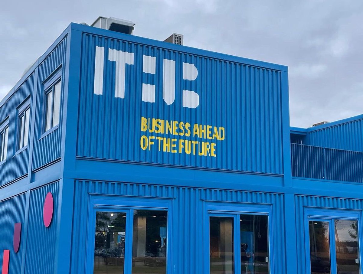 Wat een feestelijke ontvangst bij de #ithubnoordnederland van ons overleg van #samenwerking noord. Gefeliciteerd met jullie opening #shareyourtalentmovethewordl