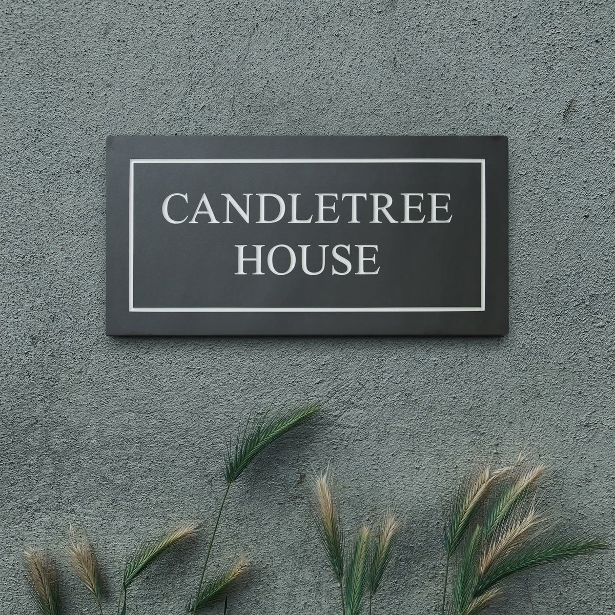 StoneSignCo's tweet image. Head over to our shop today to design your very own plaque 👇 

buff.ly/3EQJZnY  

#stonesign #stoneplaques #houseplaques #housesign #houserenovation #sign #stone #calligraphy #handfinished #stonemasonry #signage #font #home #design #architecture #luxury #homedecor
