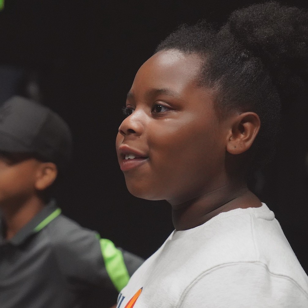 Unicorn_Theatre's tweet photo. Our Creative Associates (aged 8 -11 from local schools and community groups) in a movement workshop with professional creative team including malakai sargeant, Kayodeine, Rema Kahsay, Phyllys Egharevba and Gerrard Martin 🕺💫

📷 Rhiannon Barker https://t.co/2aokflqrWK