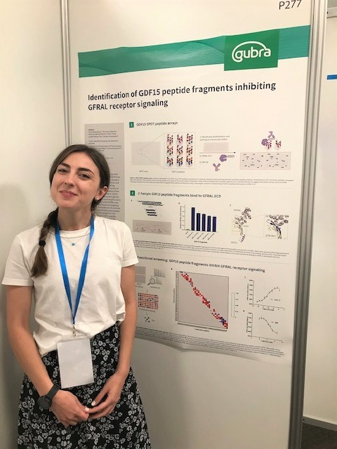 Flora Alexopoulou @_flwra_ has an industrial PhD grant from DDA with @GubraBiotech as the co-funding company. She presented her work with a poster presentation at EPS 2022 titled 'Identification of GDF15 peptide fragments inhibiting GFRAL receptor signaling.'