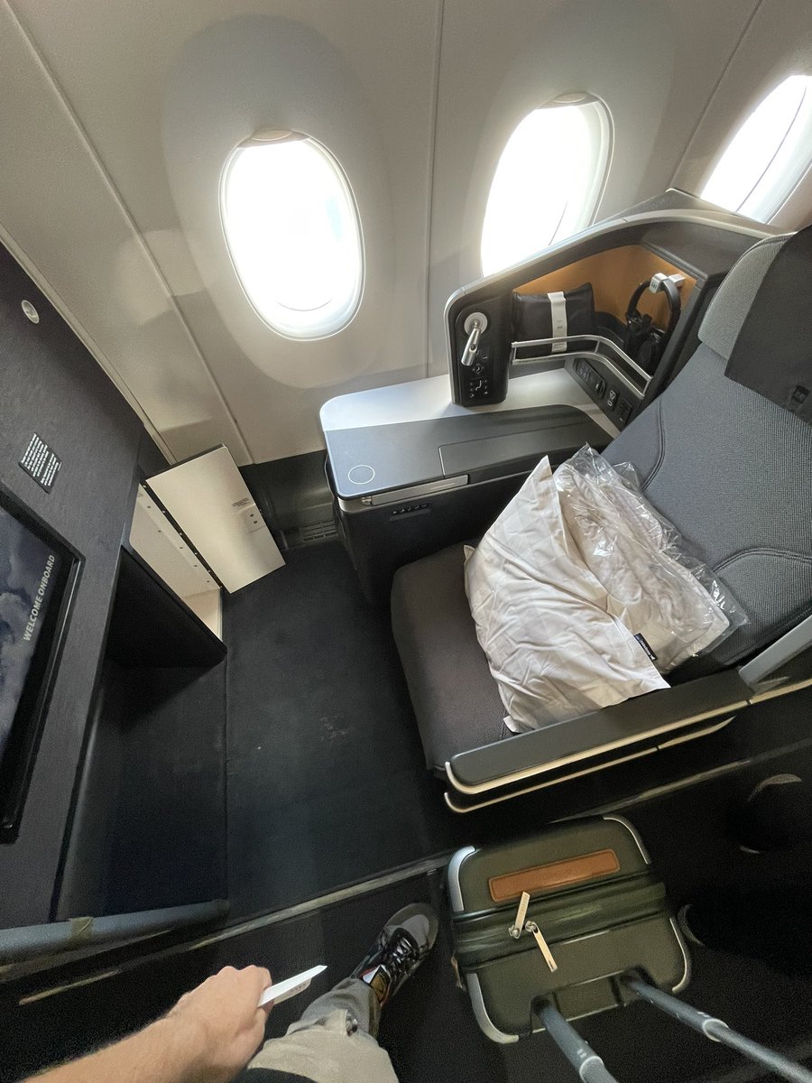 PIaybit's tweet photo. Massage seats flying over Atlantic while $BTC liquidates the masses 😌 https://t.co/RJDz5pgRhV