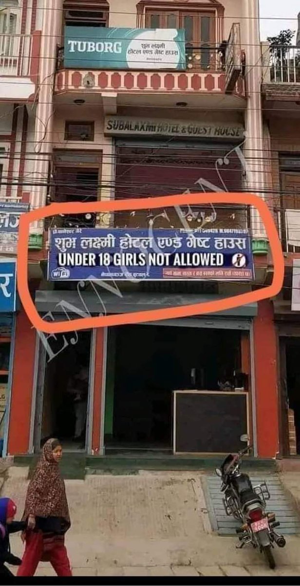 ज्यान जोगाओ केटा हो 😁🤣