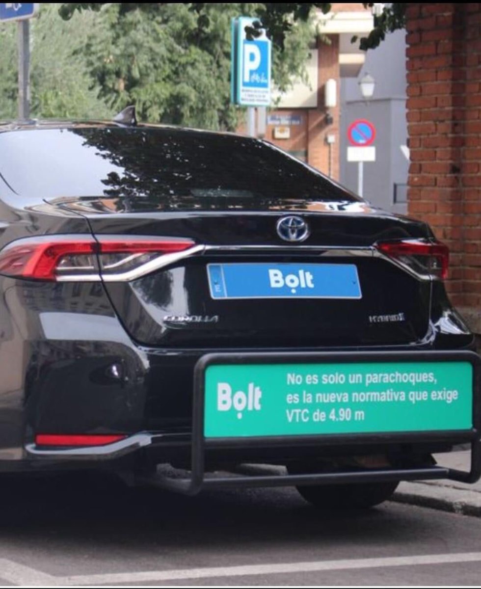 En Cataluña han aprobado que las vtc tienen que medir mas de 4,90m. ¿Solución de empresas como <a href="/boltapp/">Bolt</a> que hacen lo que les sale de los coj..? Pues ese añadido. ¡Ahora prueba tú a cambiarle a tu coche los paragolpes por otros que te gustan más! A ver lo que duras sin multas.
