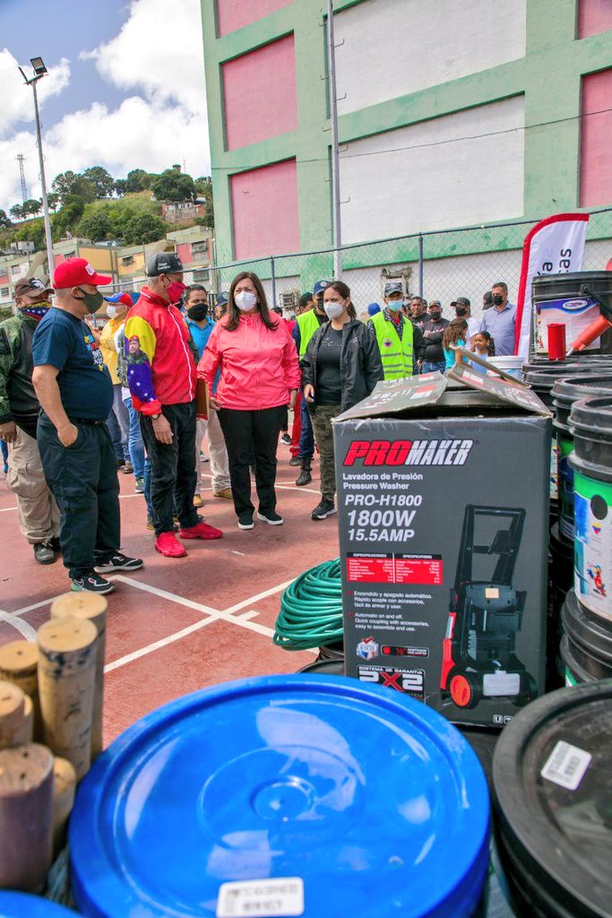 Maria34Olga's tweet photo. 🇦 🇱 🇨 🇦 🇱 🇩 🇪 🇸 🇦
#14Sep||🔴Inspeccióno los trabajos de pintura e impermeabilización que se llevan a cabo en los bloques de la parroquia 23 de Enero de 
➡️.@gestionperfecta
➡️ #DeZurdaTeam 
➡️ #Caracas 
#VenezuelaMultiproductiva
#CubaPorLaPaz https://t.co/EkFchzwdKX