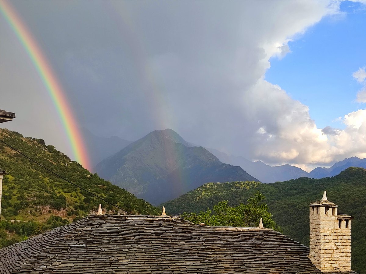 OldSchool_Hotel's tweet image. Συρράκο τού Αυγούστου...
#stigmes #2022