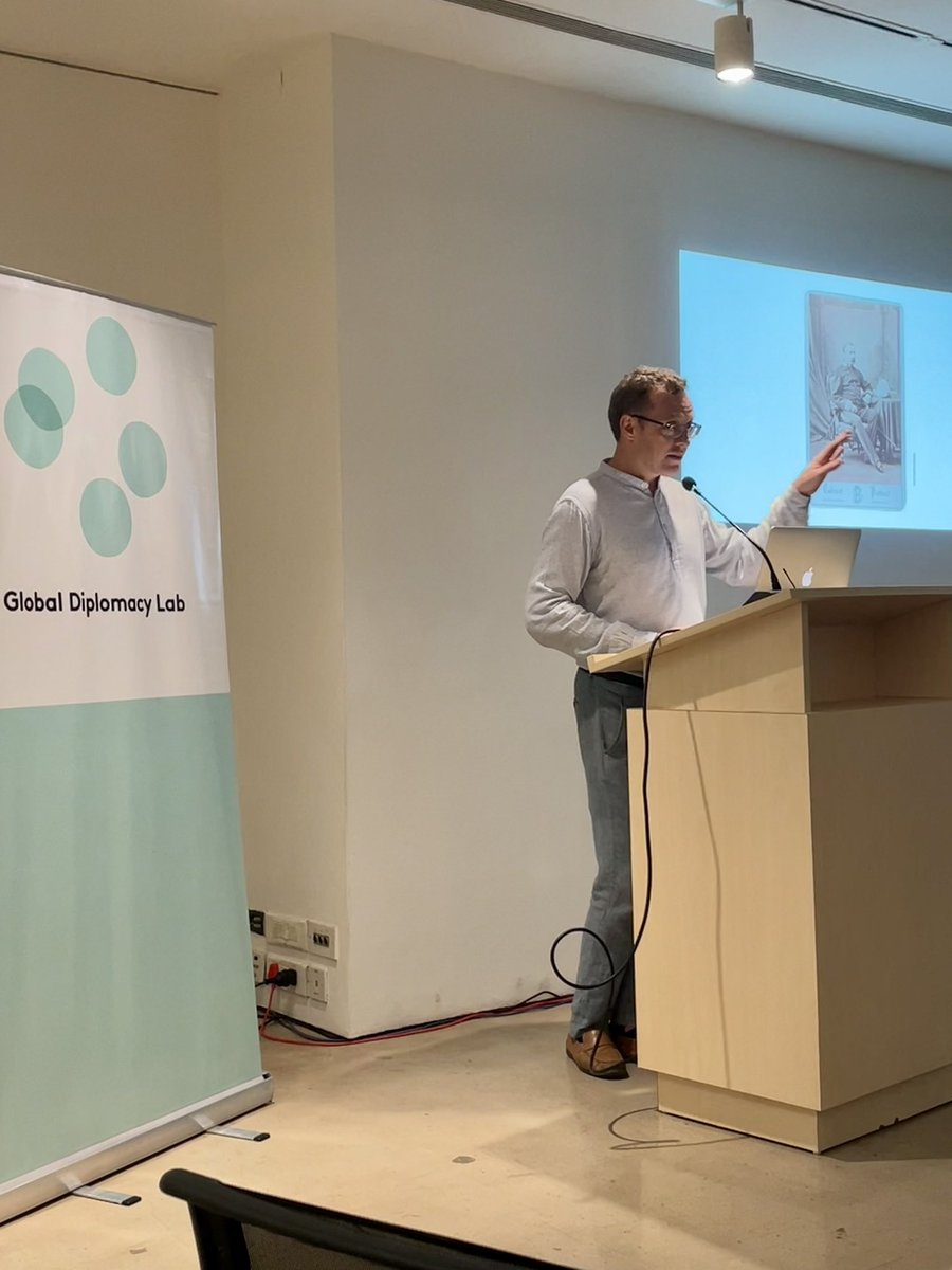 diplomacy_lab's tweet photo. ‘Bombay. The world’s most inclusive city that never was’ - in his impulse talk, Robert Stephens, architect, civic historian and author, casts a light on Mumbai’s history, especially in regards to inclusion!
#GlobalDiplomacyLab #Mumbai #SaferCities #Inclusion #GDL https://t.co/11l66pP8mk
