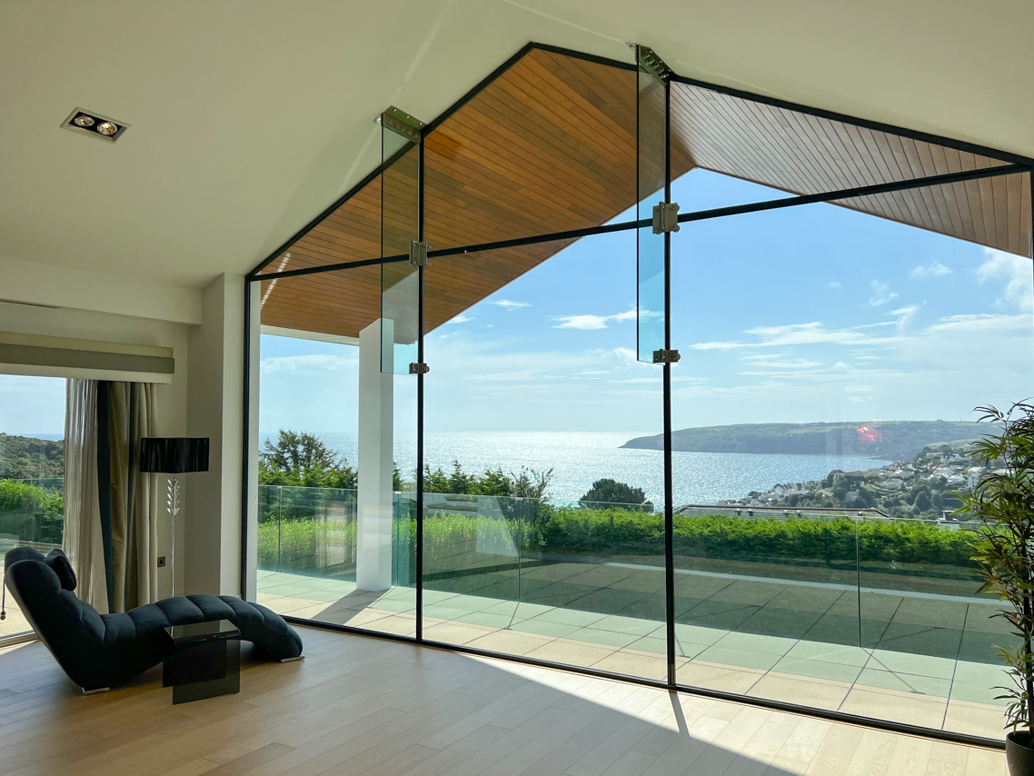 iomproperties's tweet photo. 📍 Melview, Ballaragh Road, Laxey, Isle of Man
🏡 Magnificent detached 6,000 sq ft family home
🌊 Prominent coastal position set in 0.75 acre plot
☎️ Call: 01624 645555
📲 Email: hello@blackgracecowley.com
https://t.co/Zk4BiUo6Ez
#isleofman #forsale #property #helpingyoumove #sea https://t.co/0XZZzj4gnU