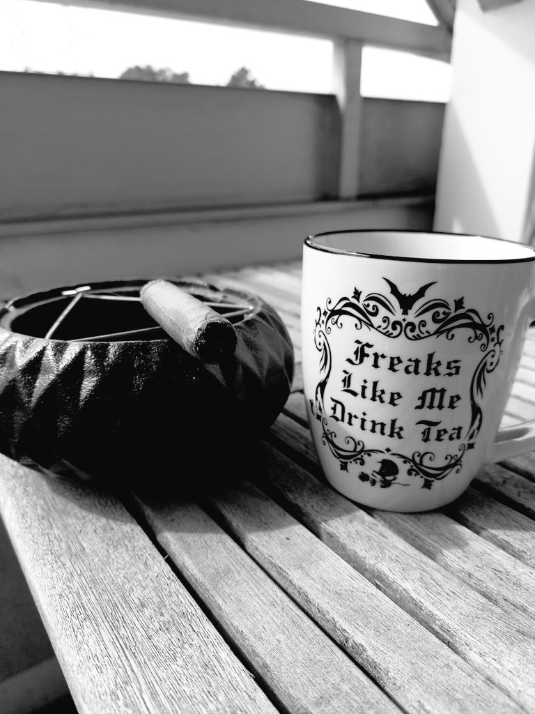 Hier bekommt man das Gefühl, die #kinky Community trinkt ausschließlich Kaffee. Dann muss ich wohl mutig sein! #TeaTime
