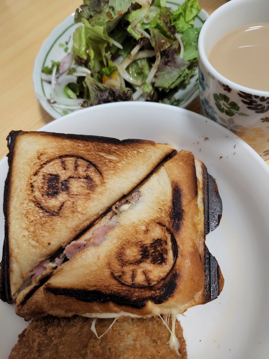 CAMPDIY28's tweet photo. 朝ごはんのような夜ご飯
キャンプに関することしているだけでワクワクしますね(´- `*)

#キャンプ飯 #coleman #キャンプ好きと繋がりたい #キャンプ #コーヒー https://t.co/Jo05JTKazf