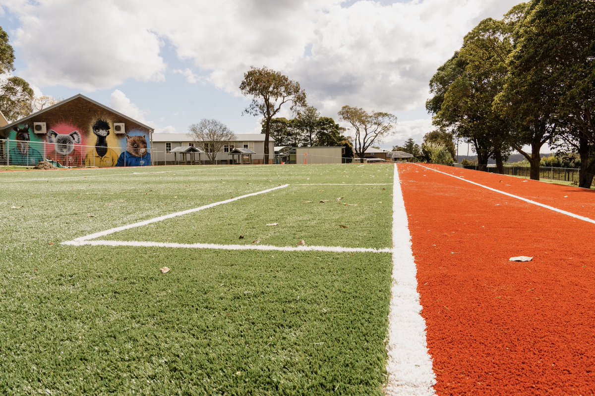 honmattkean's tweet photo. So pleased to be able to help Berowra Public School upgrade its sports field.
I had a sneak peek today with principal Vicky Wallace and vice-captains Bilal and Triyog before it opens later this month. It will also be used as a training facility. Great result for a great school! https://t.co/6yf68qirwV