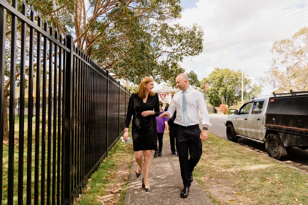 honmattkean's tweet photo. So pleased to be able to help Berowra Public School upgrade its sports field.
I had a sneak peek today with principal Vicky Wallace and vice-captains Bilal and Triyog before it opens later this month. It will also be used as a training facility. Great result for a great school! https://t.co/6yf68qirwV