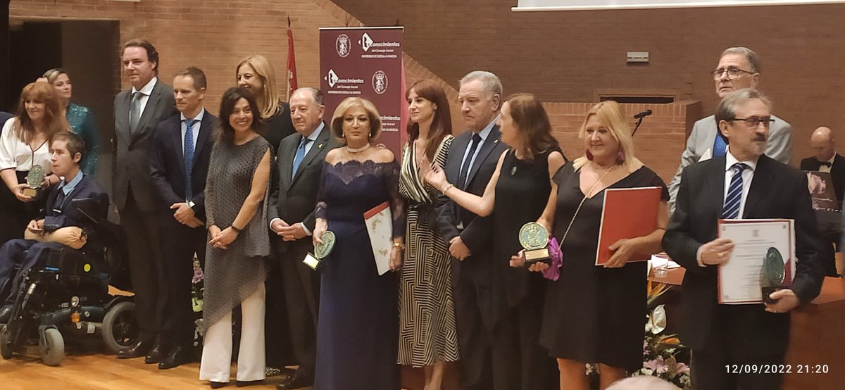 Ascensión Palomares (@ascenpa) on Twitter photo 👏Es un honor haber recibido el RECONOCIMIENTO del CONSEJO SOCIAL <a href="/CSocialUCLM/">Consejo Social UCLM</a> d <a href="/uclm_es/">Universidad de Castilla-La Mancha</a> en INNOVACIÓN DOCENTE por mi trayectoria en la DEFENSA d los DERECHOS HUMANOS, DERECHOS d las MUJERES, formación del PROFESORADO, atención a la DIVERSIDAD y una UNIVERSIDAD inclusiva🙏🤗 👏Es un honor haber recibido el RECONOCIMIENTO del CONSEJO SOCIAL <a href="/CSocialUCLM/">Consejo Social UCLM</a> d <a href="/uclm_es/">Universidad de Castilla-La Mancha</a> en INNOVACIÓN DOCENTE por mi trayectoria en la DEFENSA d los DERECHOS HUMANOS, DERECHOS d las MUJERES, formación del PROFESORADO, atención a la DIVERSIDAD y una UNIVERSIDAD inclusiva🙏🤗
