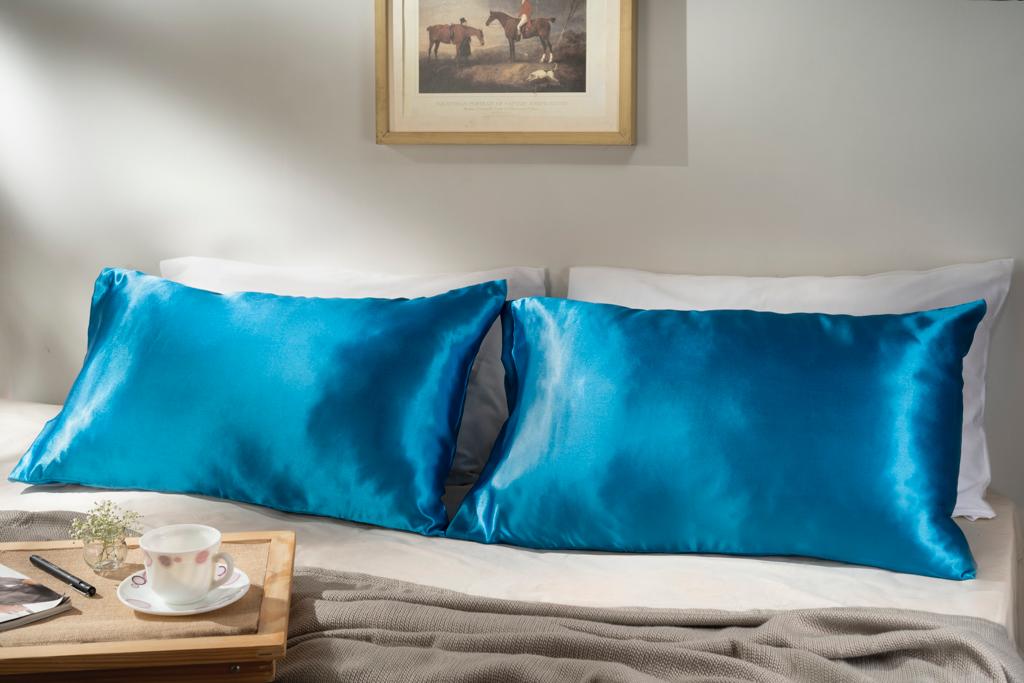 CoolBeds1's tweet photo. Designed to unite any room, our satin pillow cover in teal is a bold choice for a bedspread ✨

#satin #pillowcase #silkpillowcases #satinfabric #cgm #satinsilk #sleepwell #pillowcovers #pillowdecor #skincare #premiumsatin #hairfall #healthbenefits #curlyhair #curlyheads https://t.co/gZak5vudMR