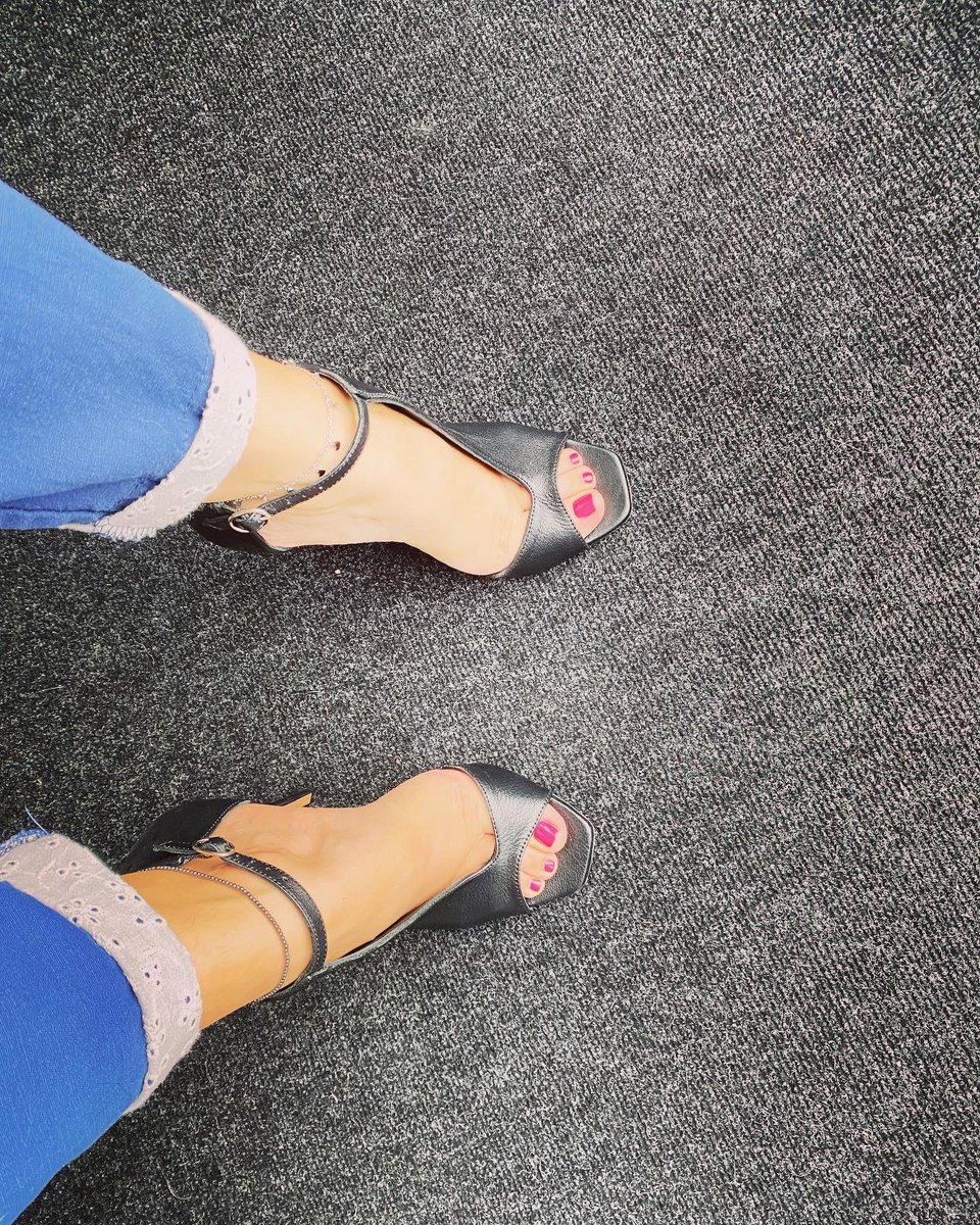 HappyFeetFans's tweet photo. Little…. Black today #heels #heelporn #heelsaddict #feet #feetmodels #onlyfansgirls #onlyfans https://t.co/uXBkRQzdmO